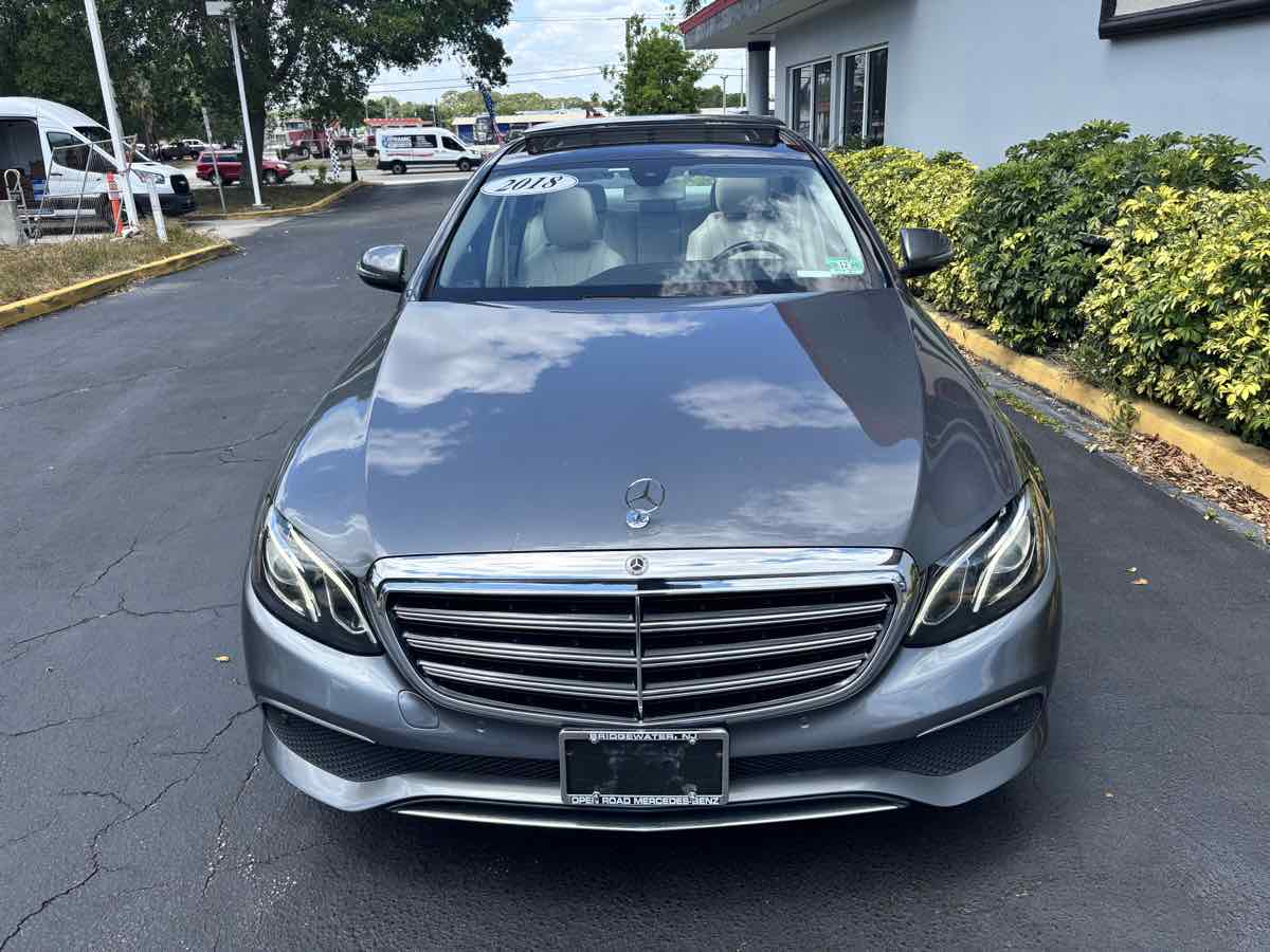 2018 Mercedes Benz E 300 4MATIC Sedan photo 4