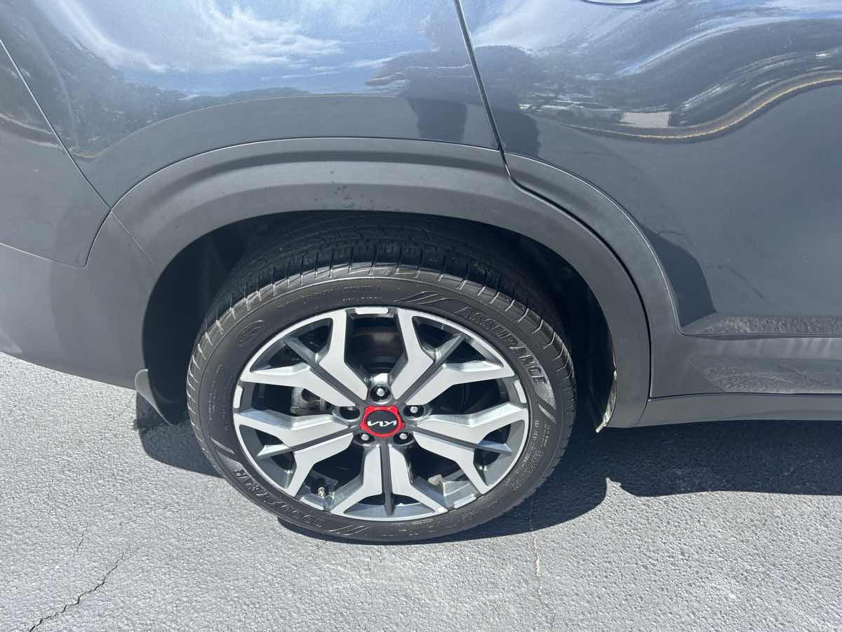 2023 Kia Seltos SX photo 4