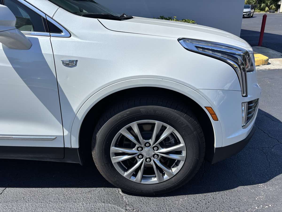 2021 Cadillac XT5 Premium Luxury photo 2