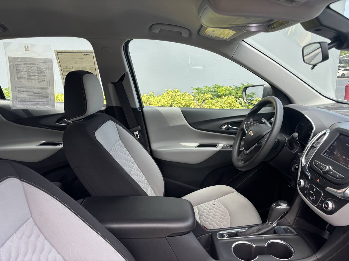 2021 Chevrolet Equinox LS photo 4