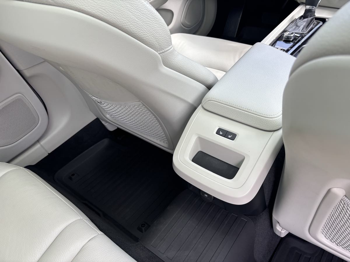 2022 Volvo V60 Cross Country T5 AWD photo 15