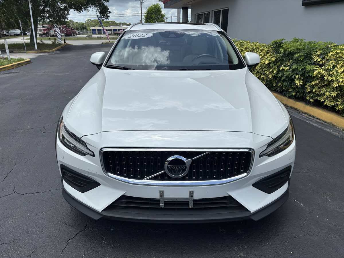 2022 Volvo V60 Cross Country T5 AWD photo 22