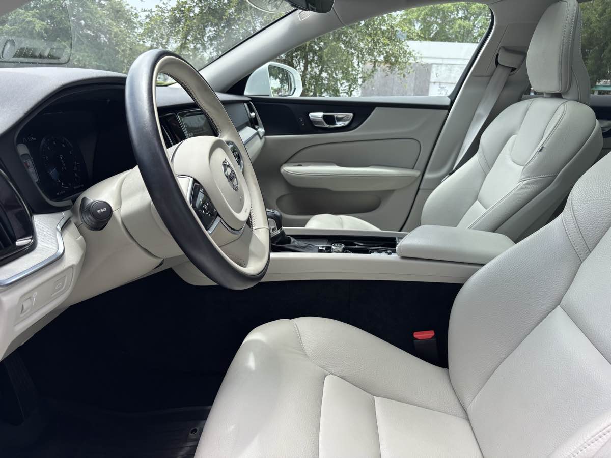 2022 Volvo V60 Cross Country T5 AWD photo 25