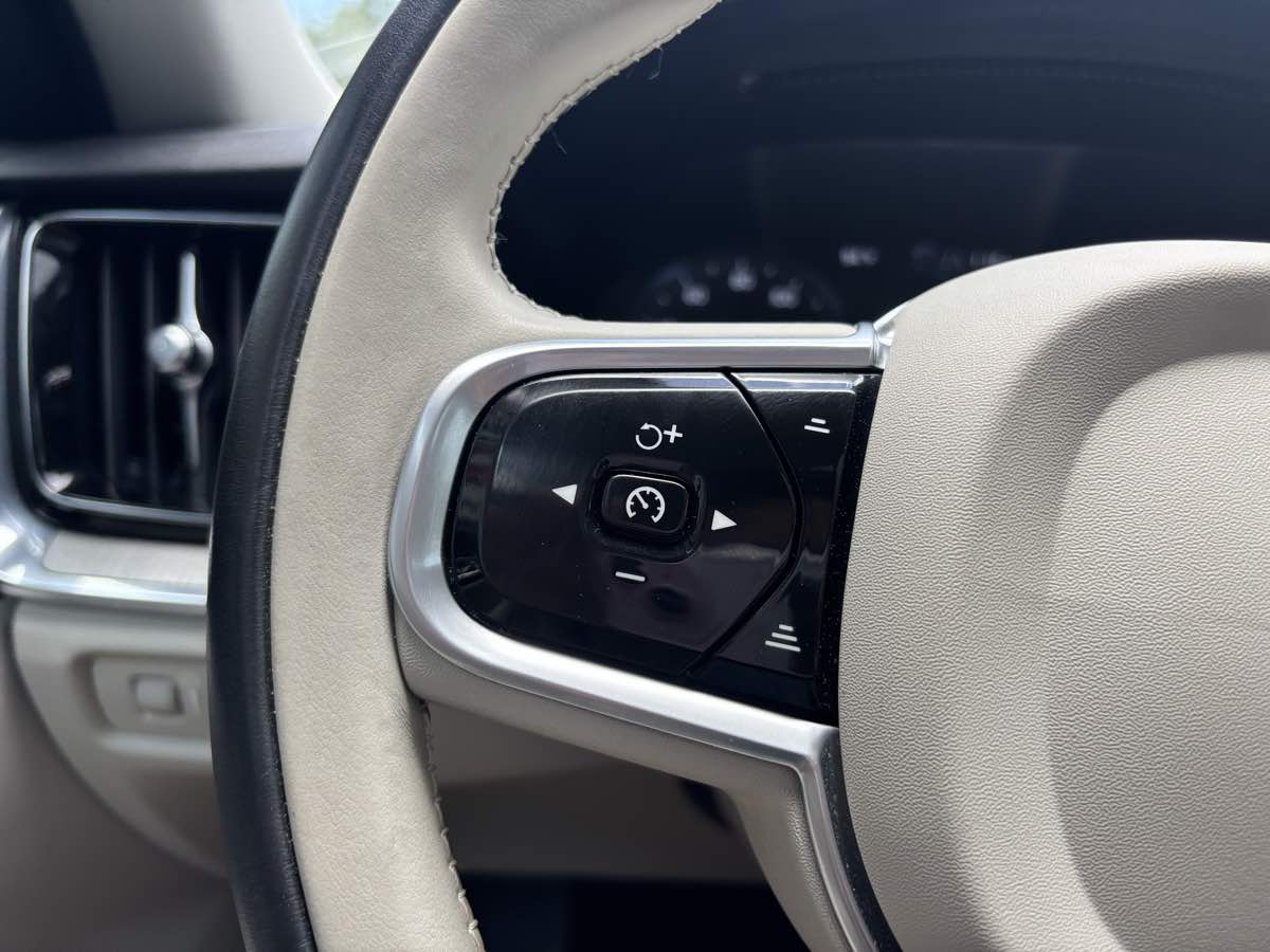 2022 Volvo V60 Cross Country T5 AWD photo 32