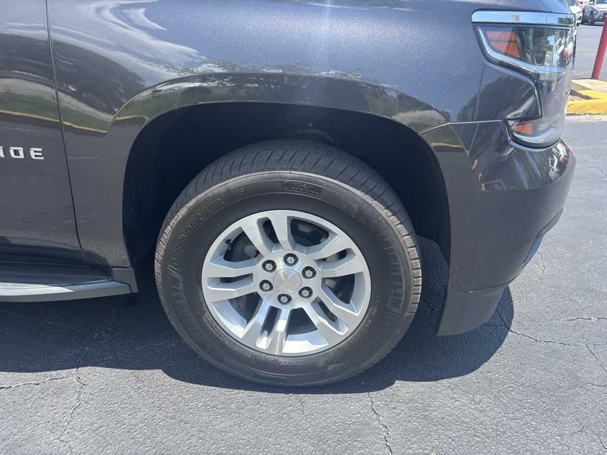 2018 Chevrolet Tahoe LT photo 2