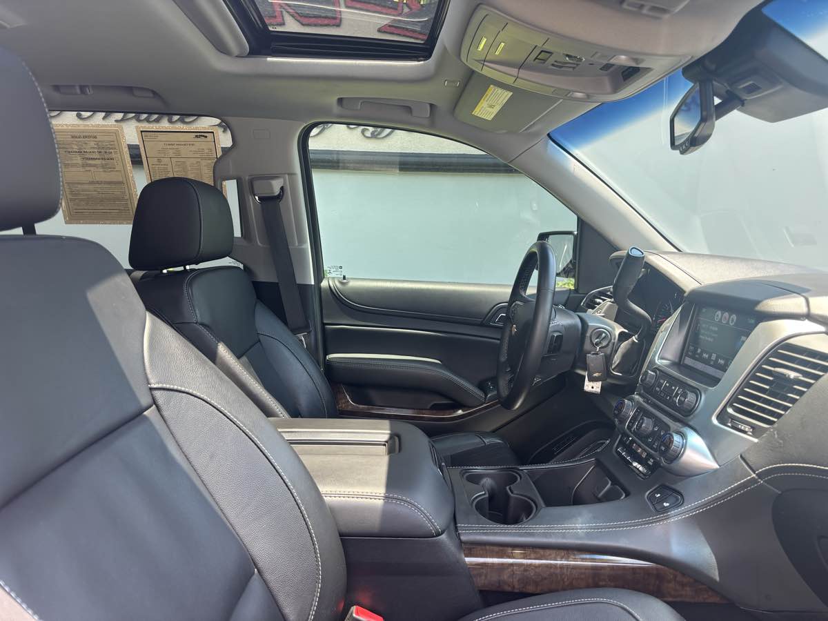 2018 Chevrolet Tahoe LT photo 4