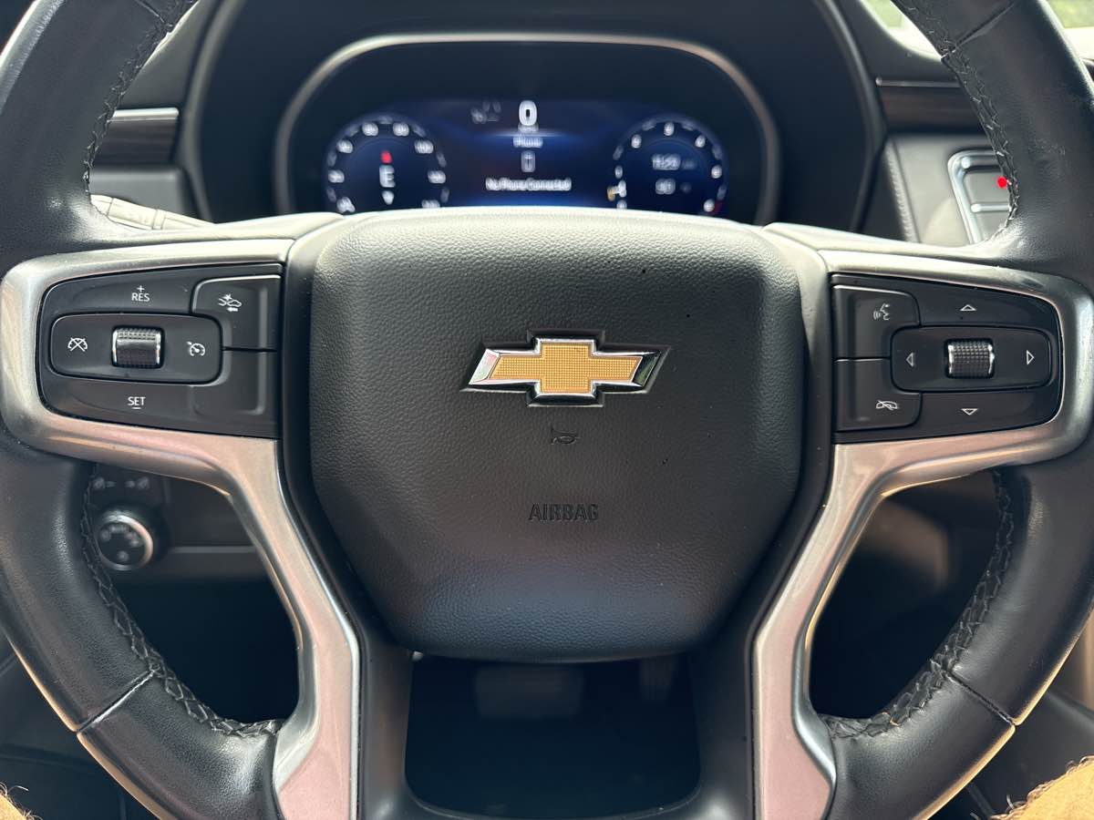 2023 Chevrolet Suburban LT photo 27