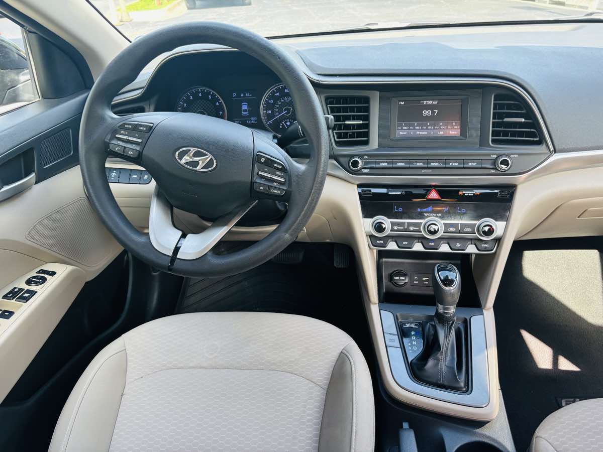 2020 Hyundai Elantra SE photo 4