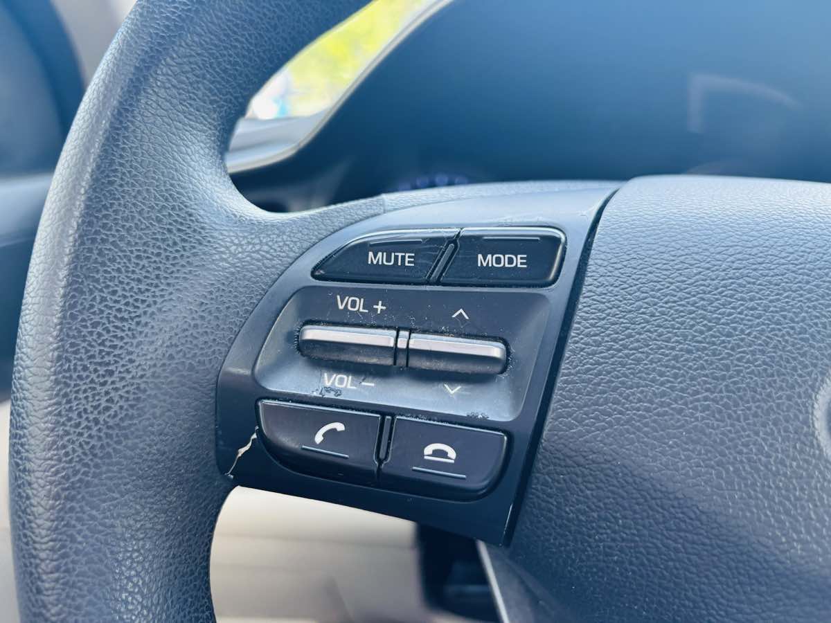 2020 Hyundai Elantra SE photo 15