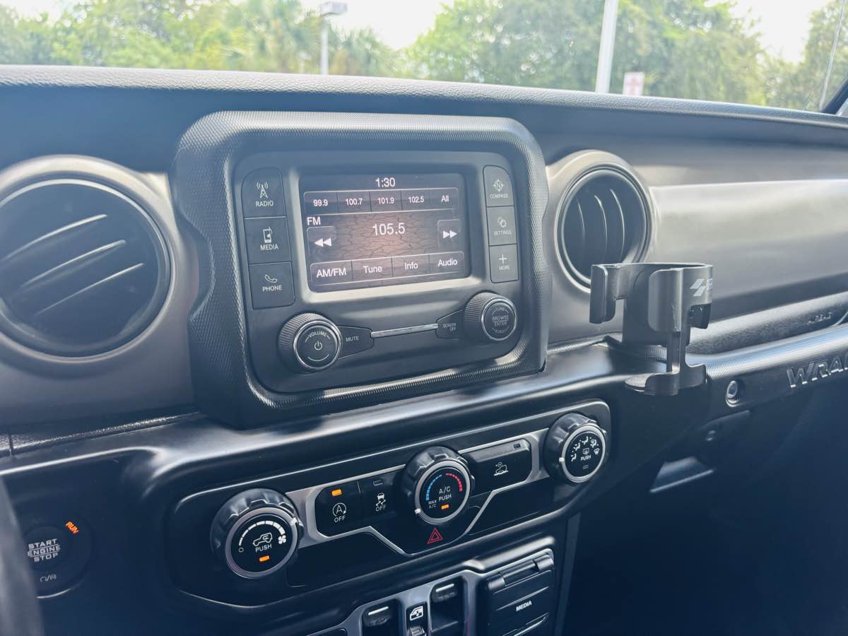 2021 Jeep Wrangler Unlimited Willys photo 22