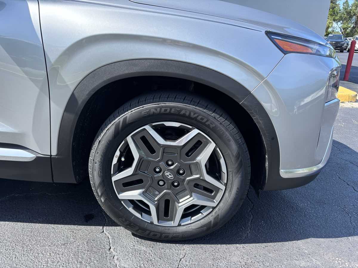 2023 Hyundai Santa Fe Limited photo 2