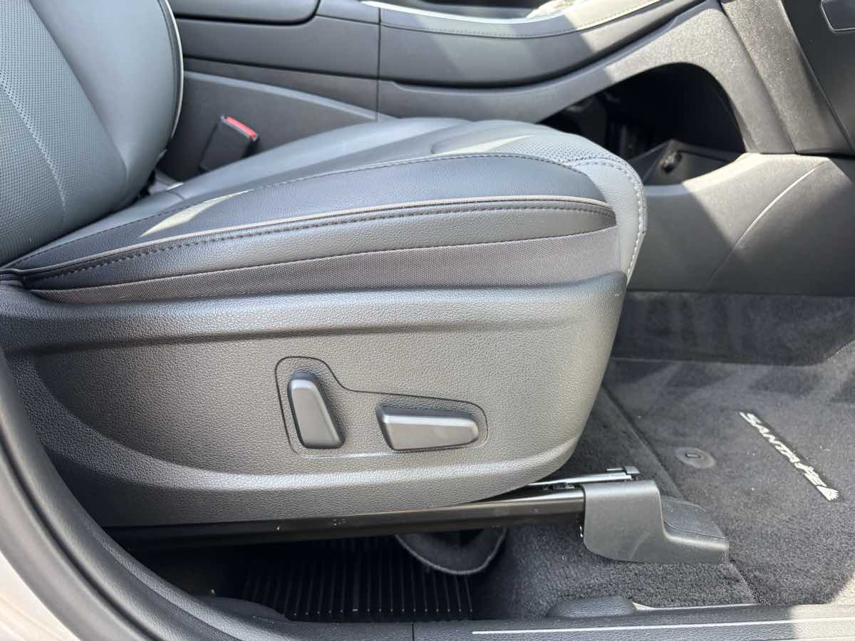 2023 Hyundai Santa Fe Limited photo 8