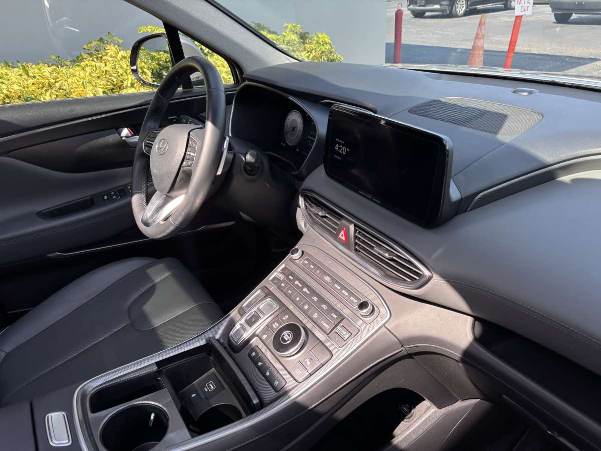 2023 Hyundai Santa Fe Limited photo 10
