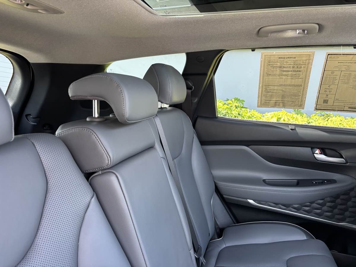 2023 Hyundai Santa Fe Limited photo 12