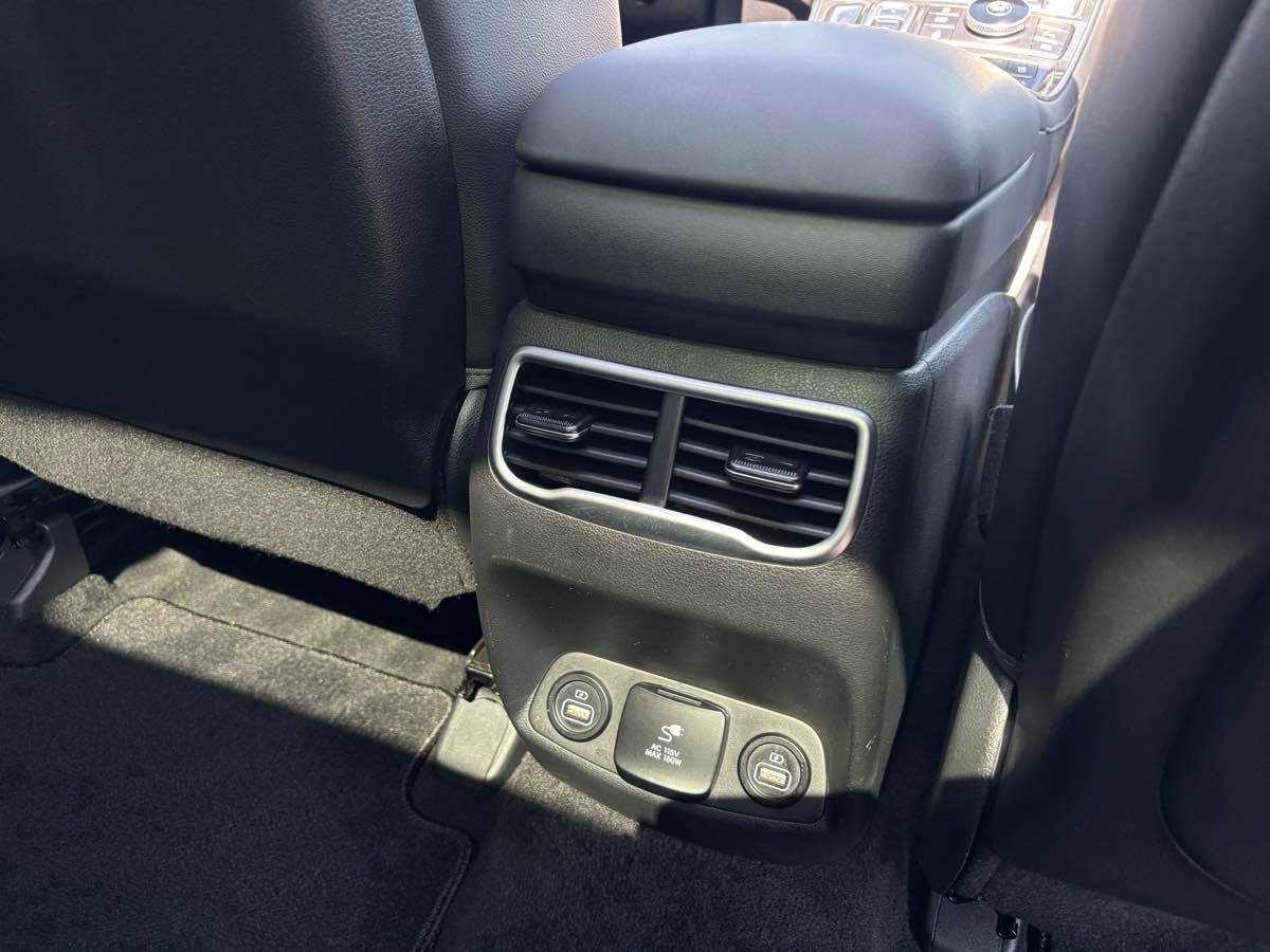 2023 Hyundai Santa Fe Limited photo 15