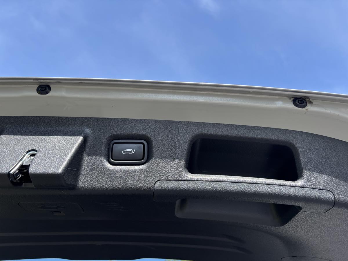 2023 Hyundai Santa Fe Limited photo 22