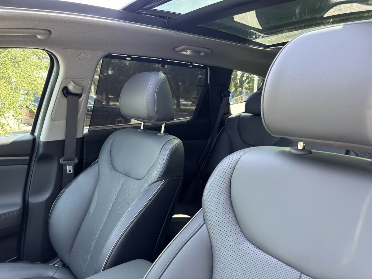 2023 Hyundai Santa Fe Limited photo 28
