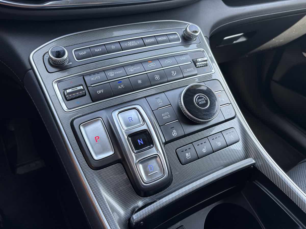2023 Hyundai Santa Fe Limited photo 34