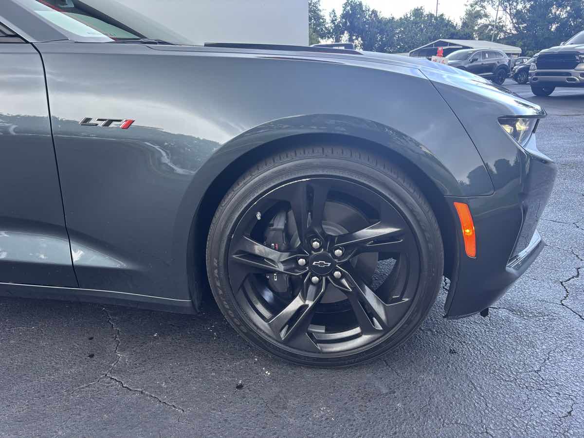 2023 Chevrolet Camaro LT1 photo 2