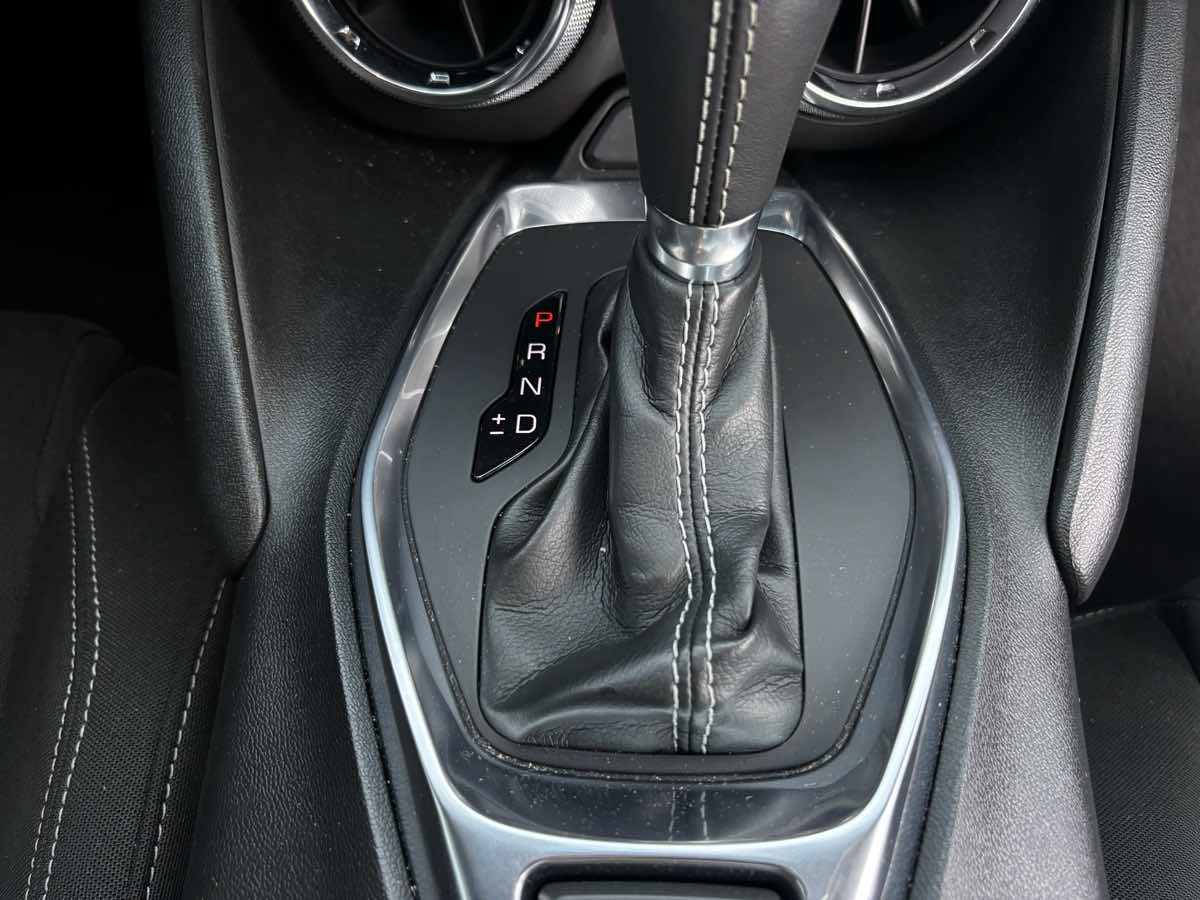 2023 Chevrolet Camaro LT1 photo 13
