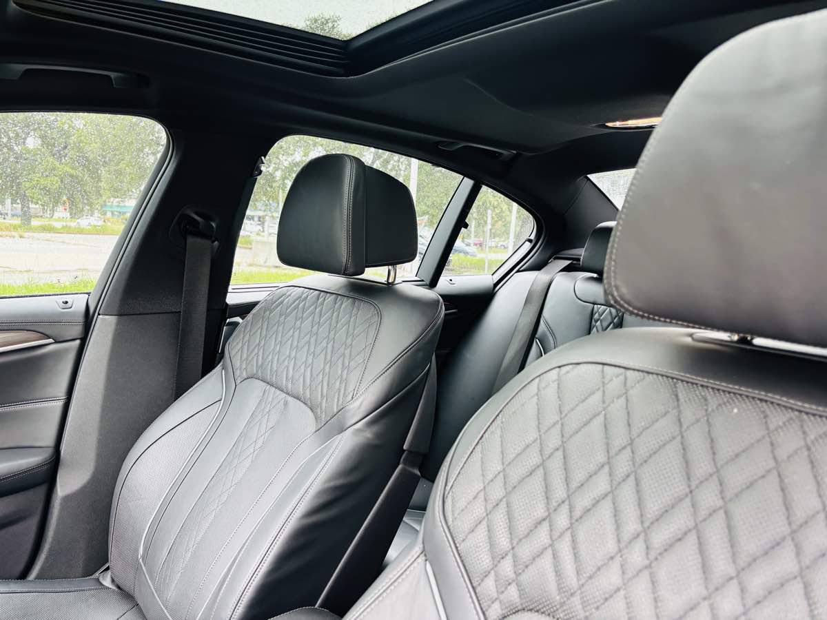 2018 Bmw M550i xDrive Sedan photo 16