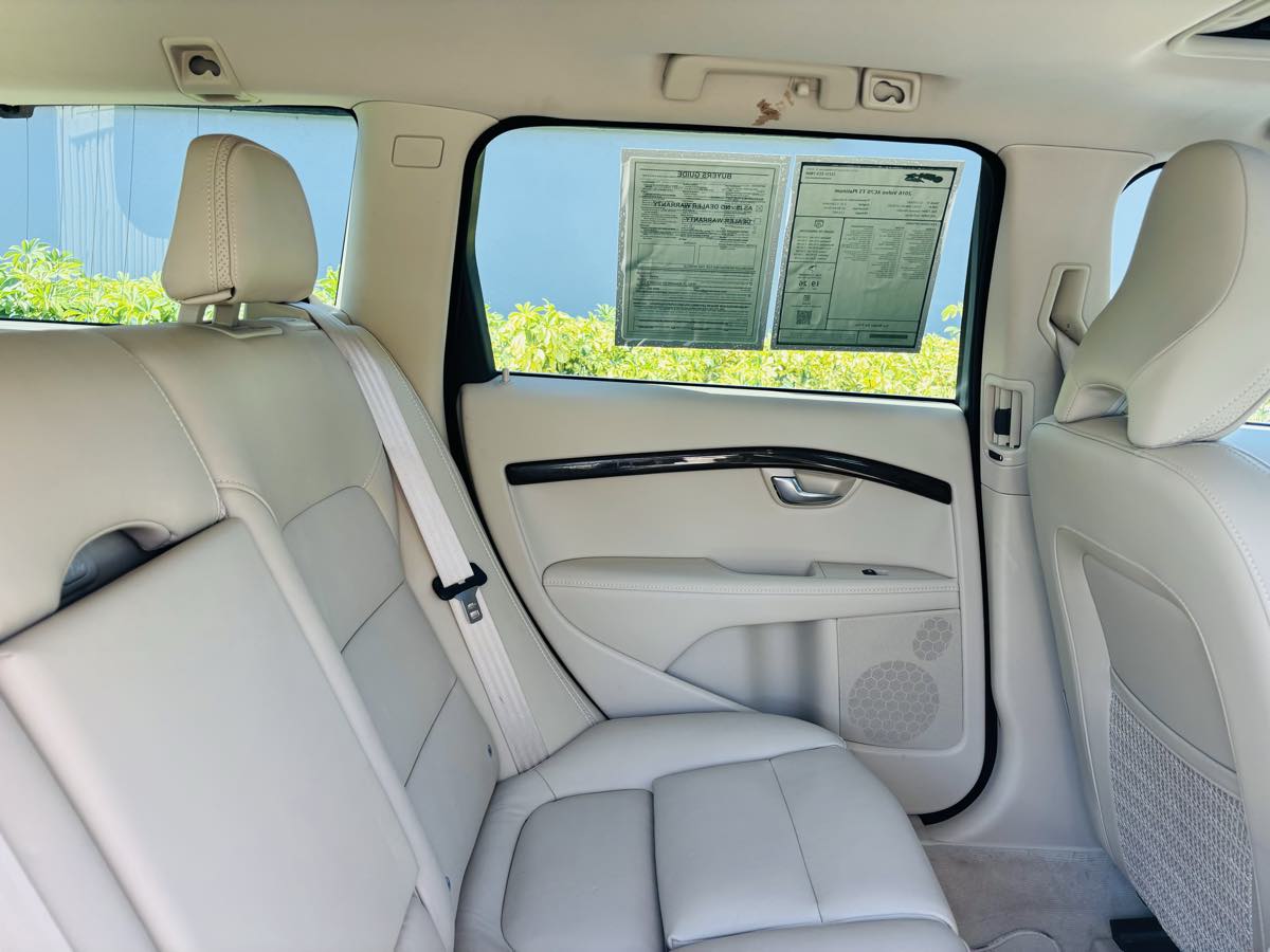 2016 Volvo XC70 T5 Platinum photo 8
