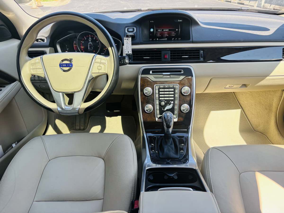 2016 Volvo XC70 T5 Platinum photo 12