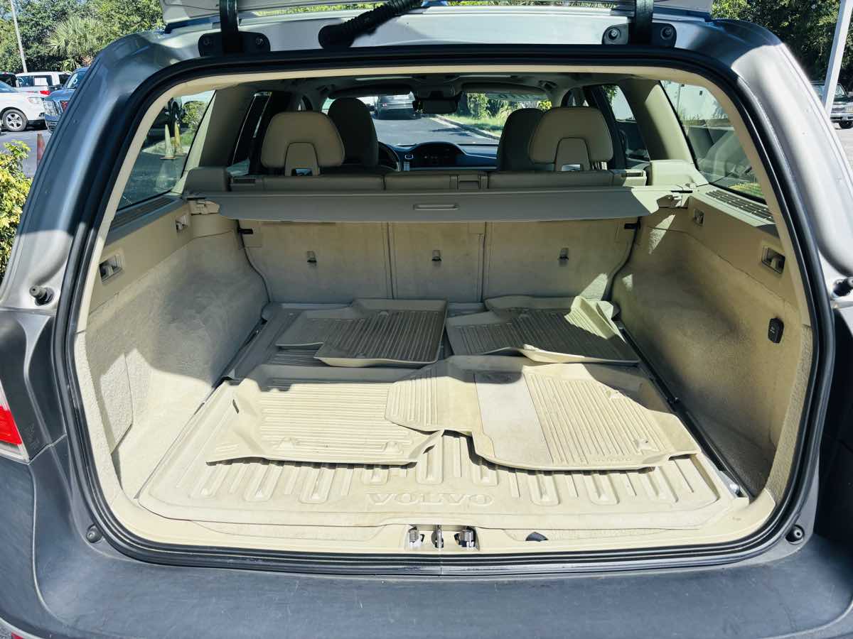 2016 Volvo XC70 T5 Platinum photo 18