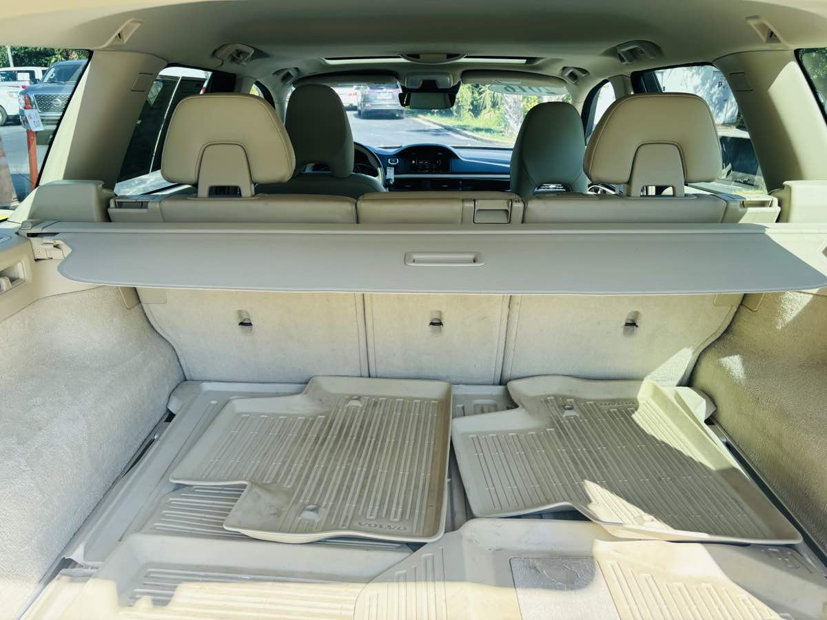 2016 Volvo XC70 T5 Platinum photo 19