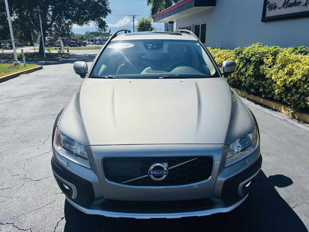 2016 Volvo XC70 T5 Platinum photo 25