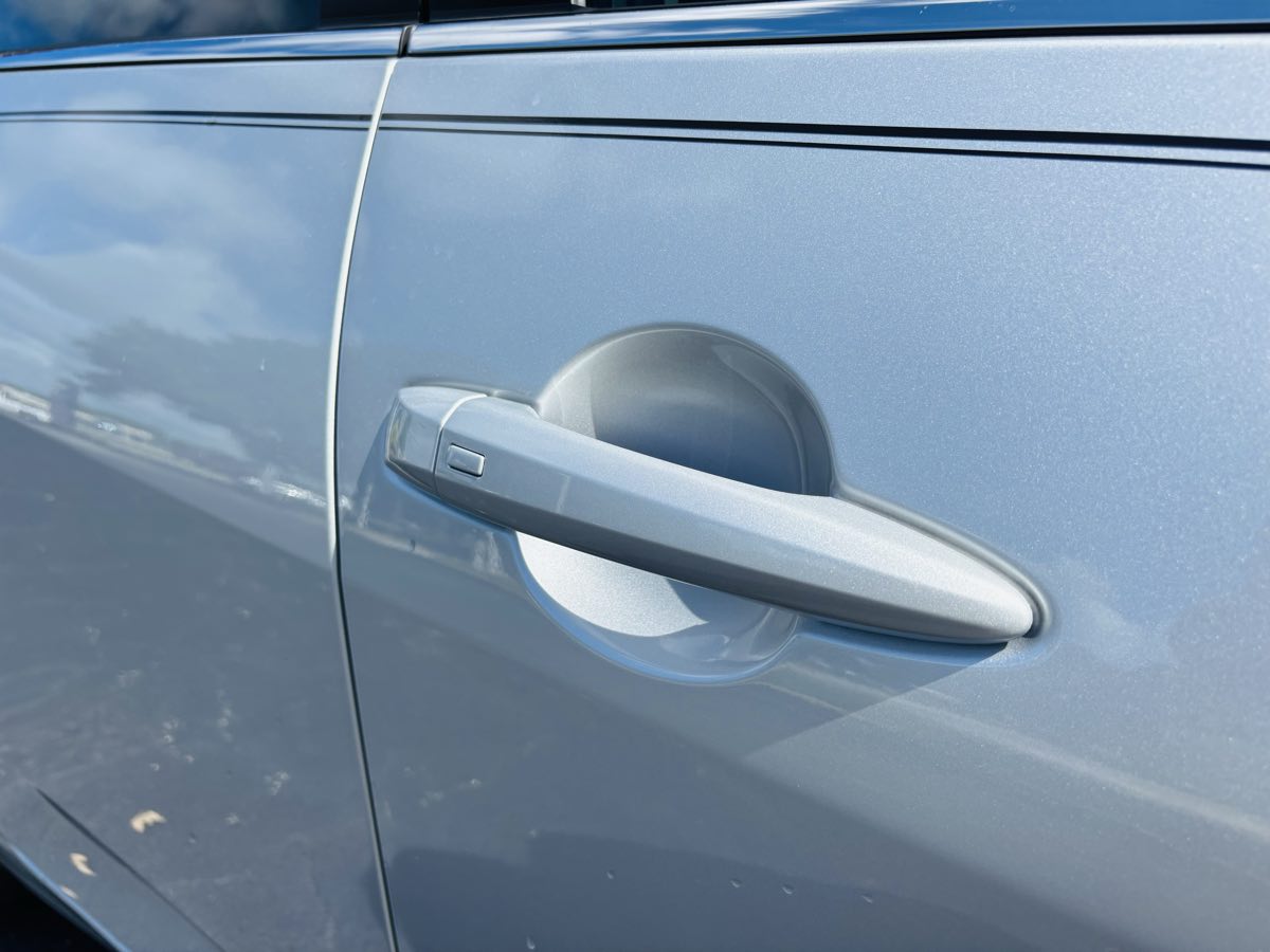 2020 Nissan Sentra SV photo 5