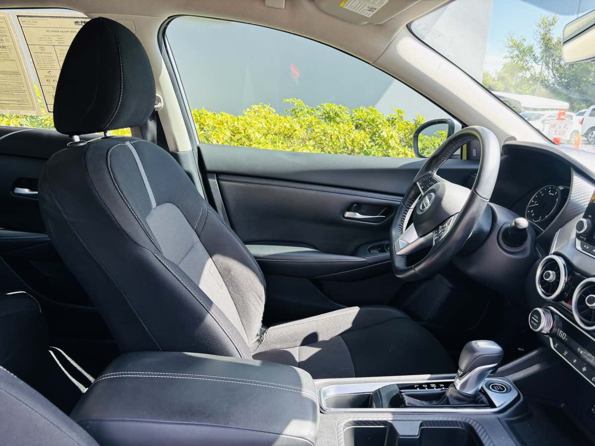 2020 Nissan Sentra SV photo 6
