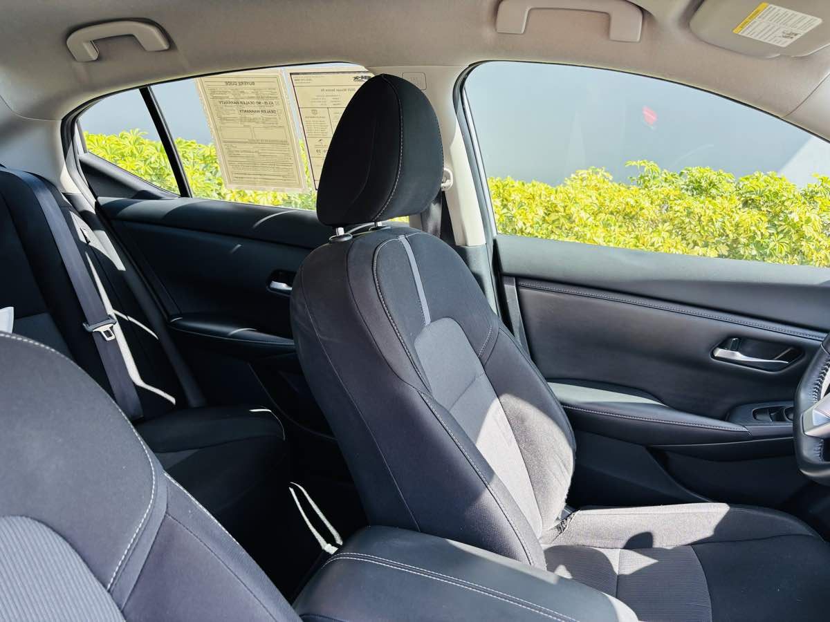 2020 Nissan Sentra SV photo 7