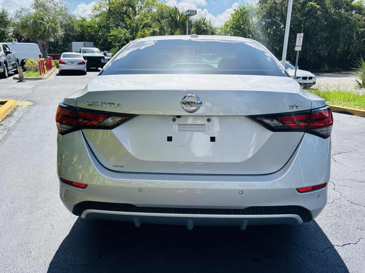 2020 Nissan Sentra SV photo 12