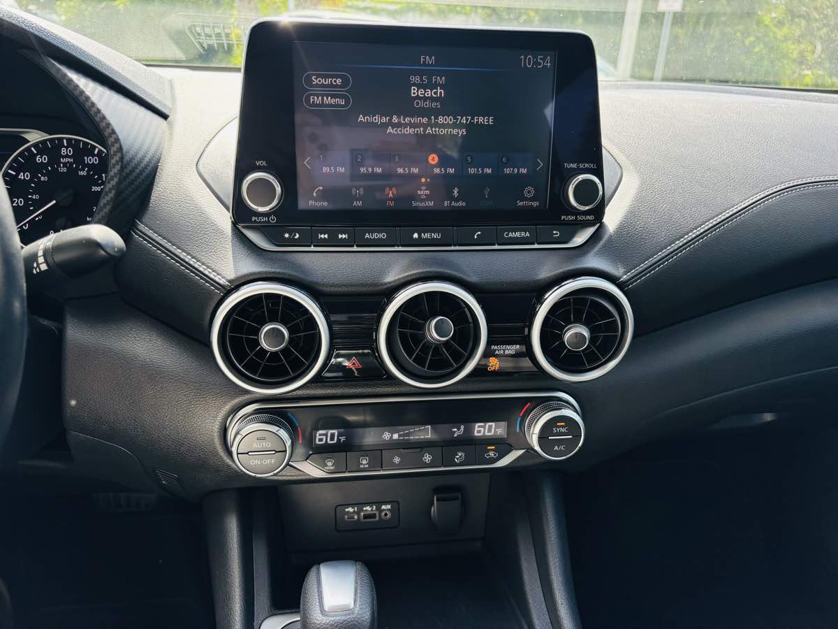 2020 Nissan Sentra SV photo 21