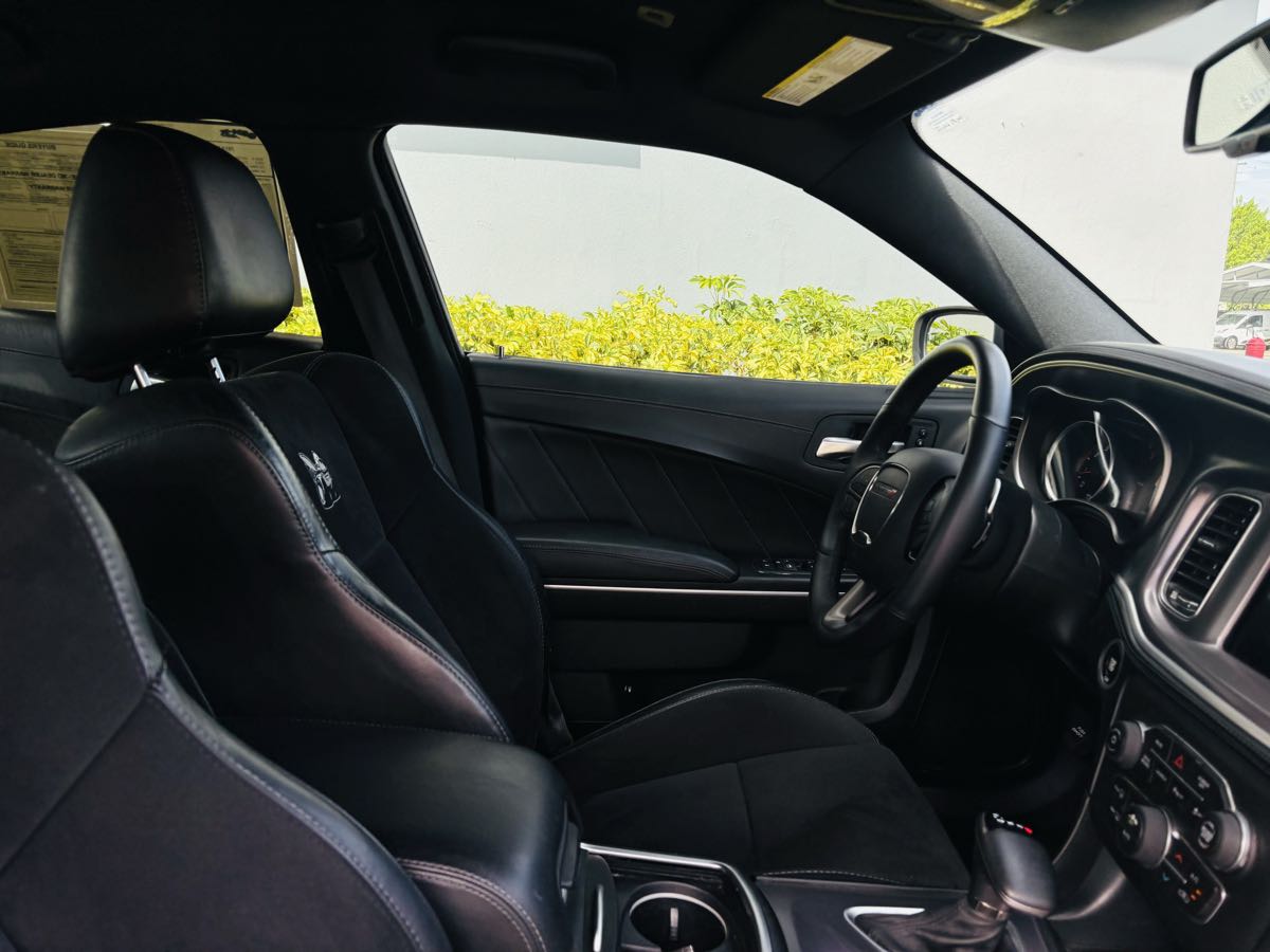 2019 Dodge Charger Scat Pack photo 15