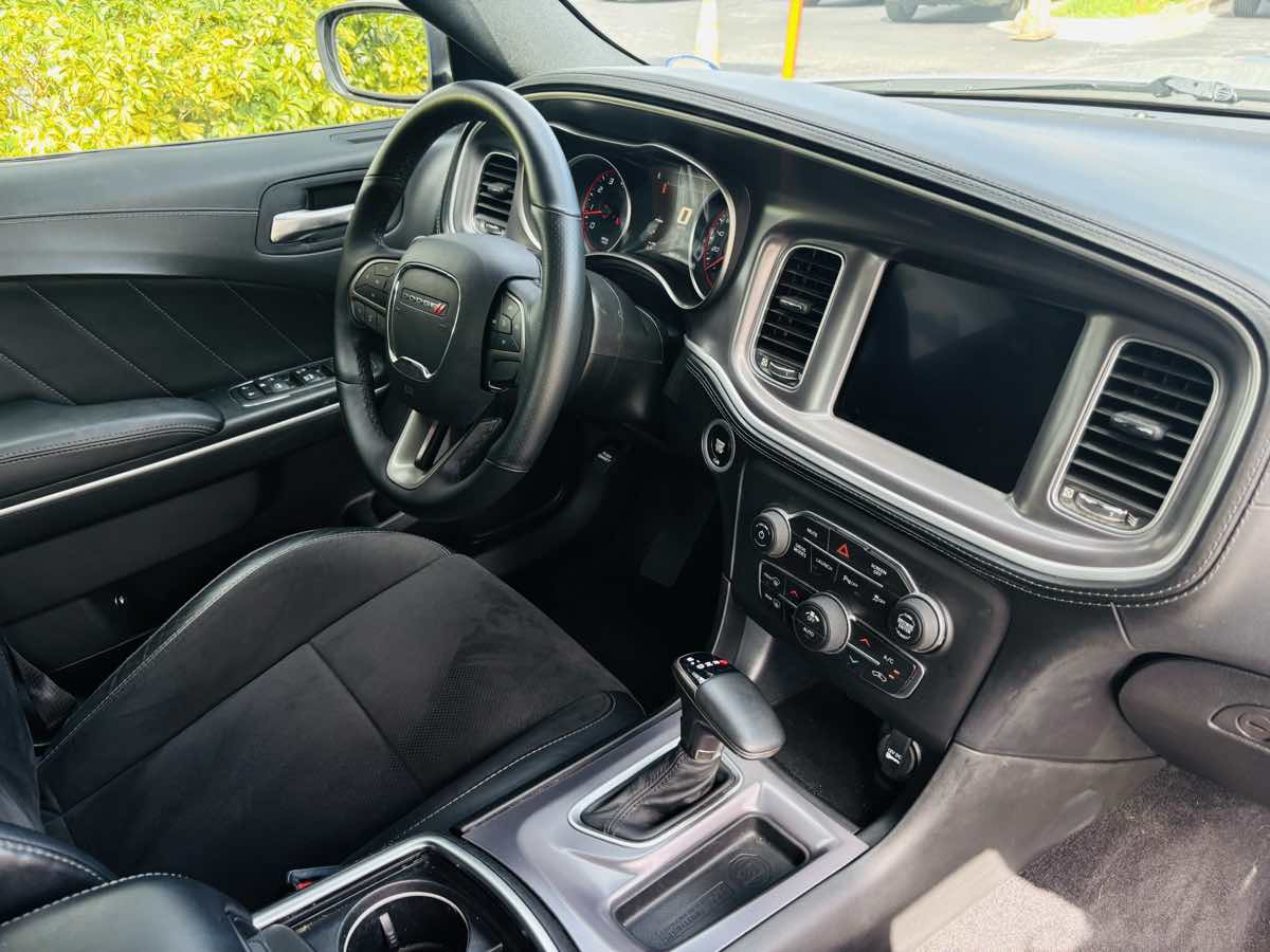 2019 Dodge Charger Scat Pack photo 19