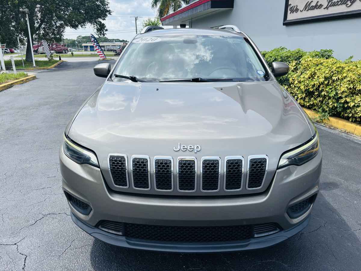2020 Jeep Cherokee Latitude photo 4