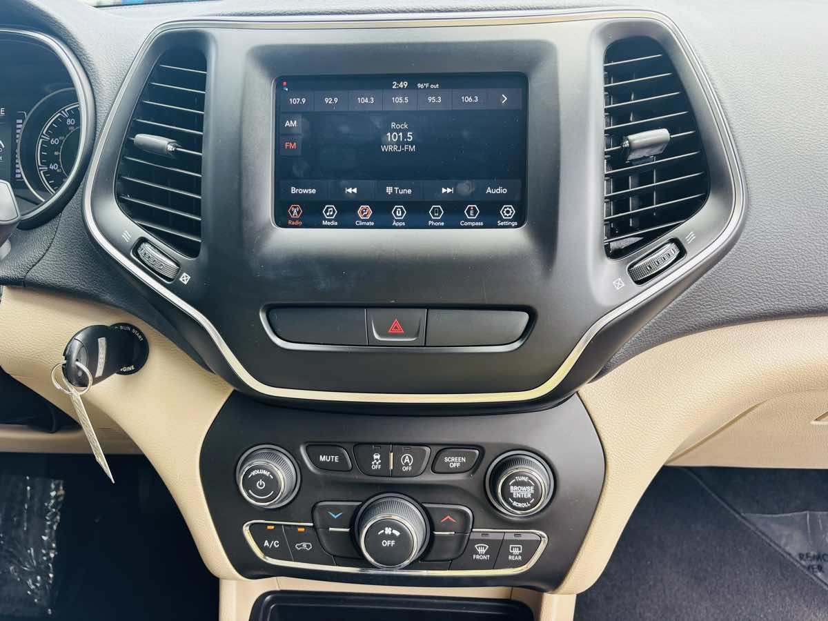 2020 Jeep Cherokee Latitude photo 9