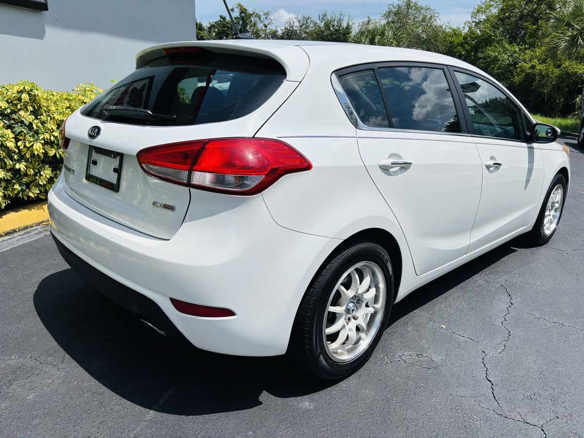 2015 Kia Forte 5-Door EX photo 13
