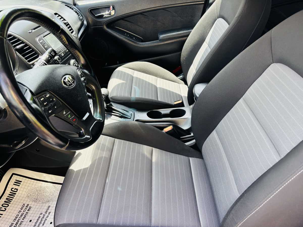 2015 Kia Forte 5-Door EX photo 21