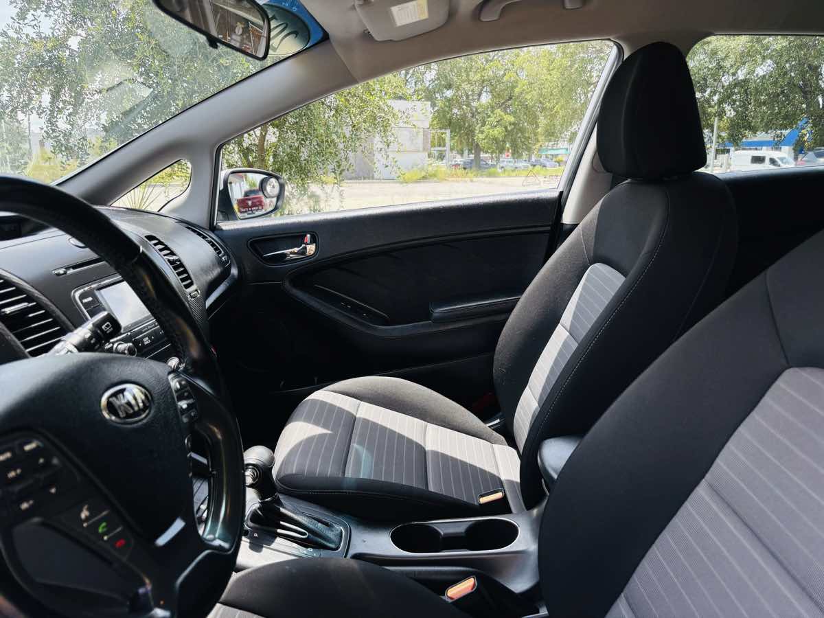 2015 Kia Forte 5-Door EX photo 22