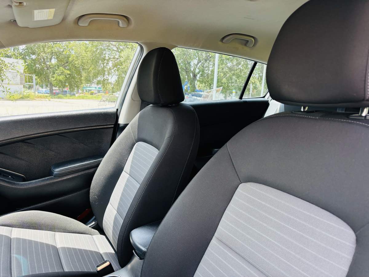 2015 Kia Forte 5-Door EX photo 23