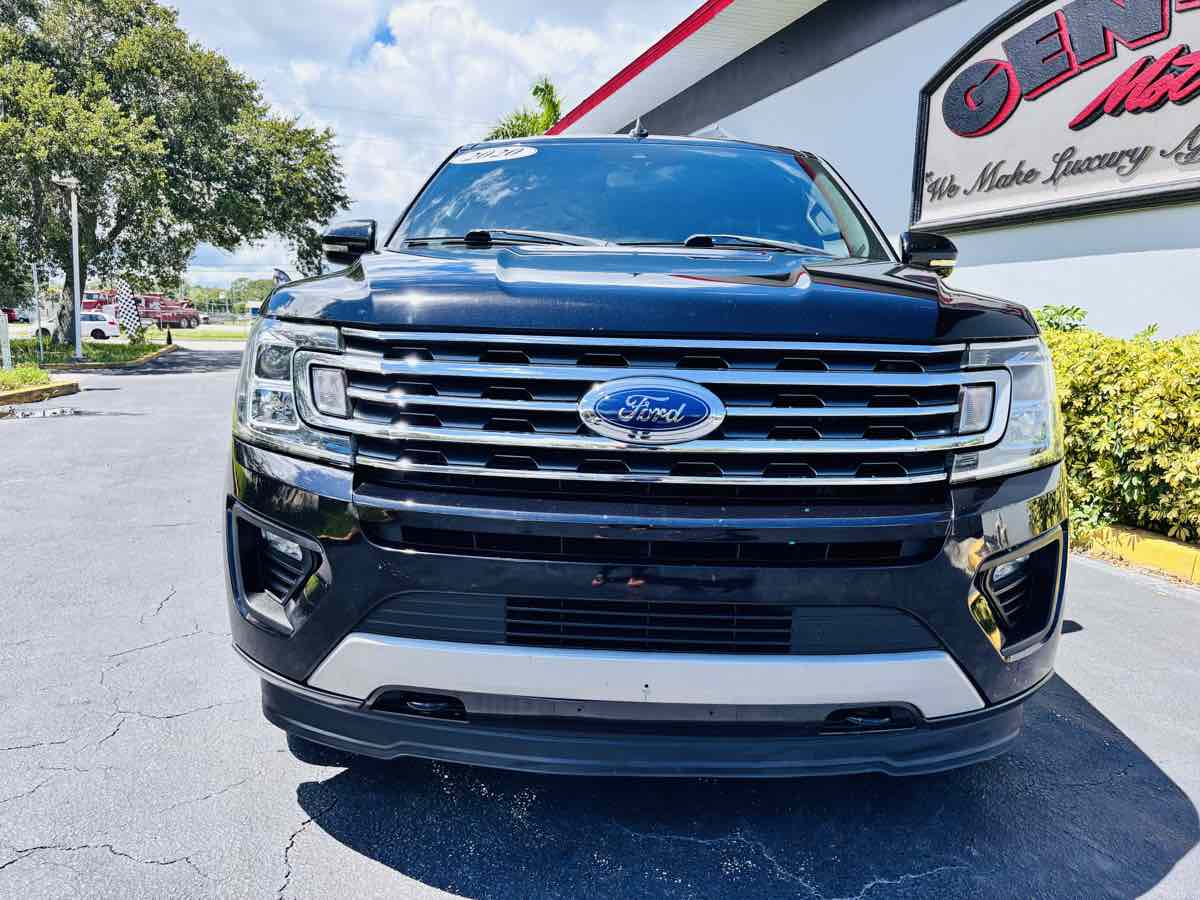 2020 Ford Expedition MAX XLT photo 2