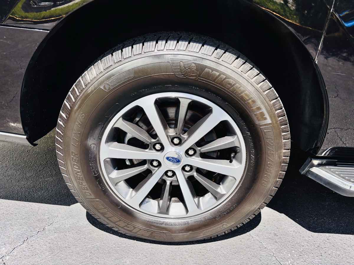 2020 Ford Expedition MAX XLT photo 7