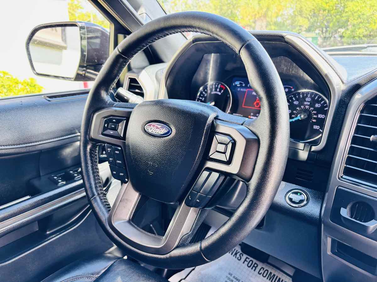 2020 Ford Expedition MAX XLT photo 10
