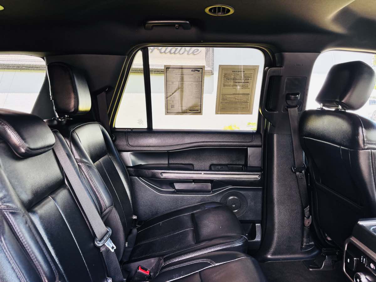 2020 Ford Expedition MAX XLT photo 11