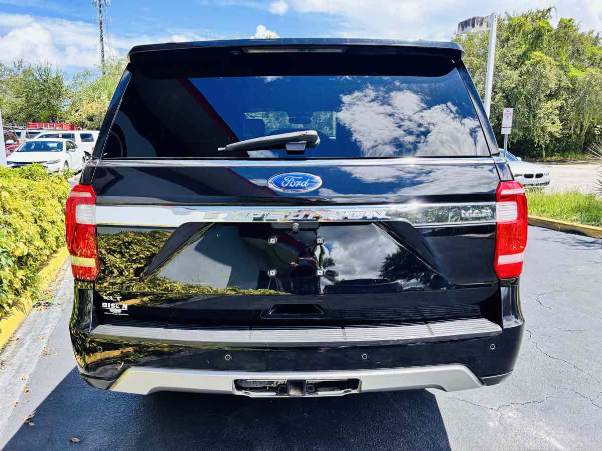 2020 Ford Expedition MAX XLT photo 16