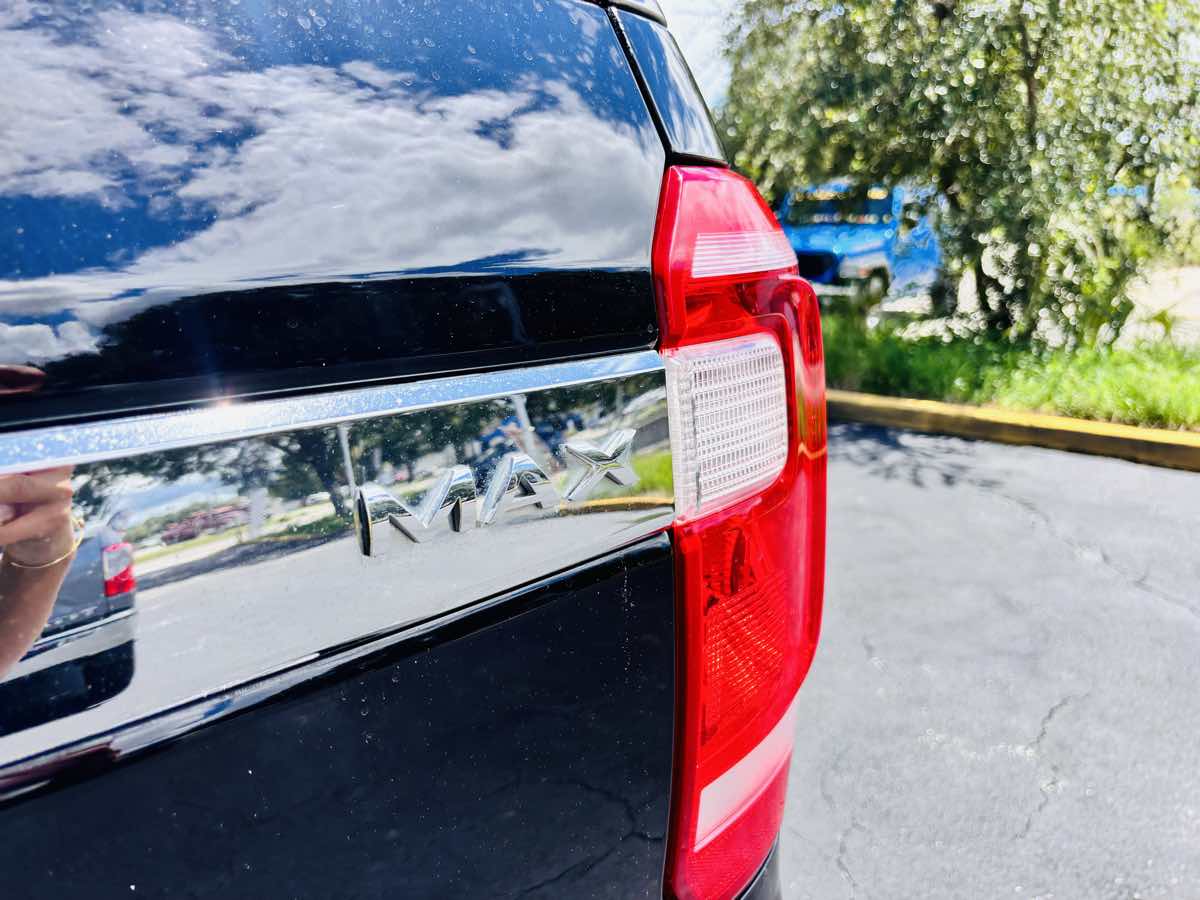 2020 Ford Expedition MAX XLT photo 17