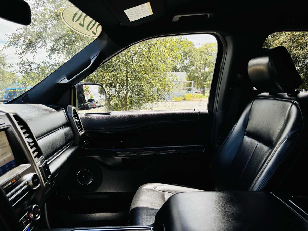2020 Ford Expedition MAX XLT photo 23